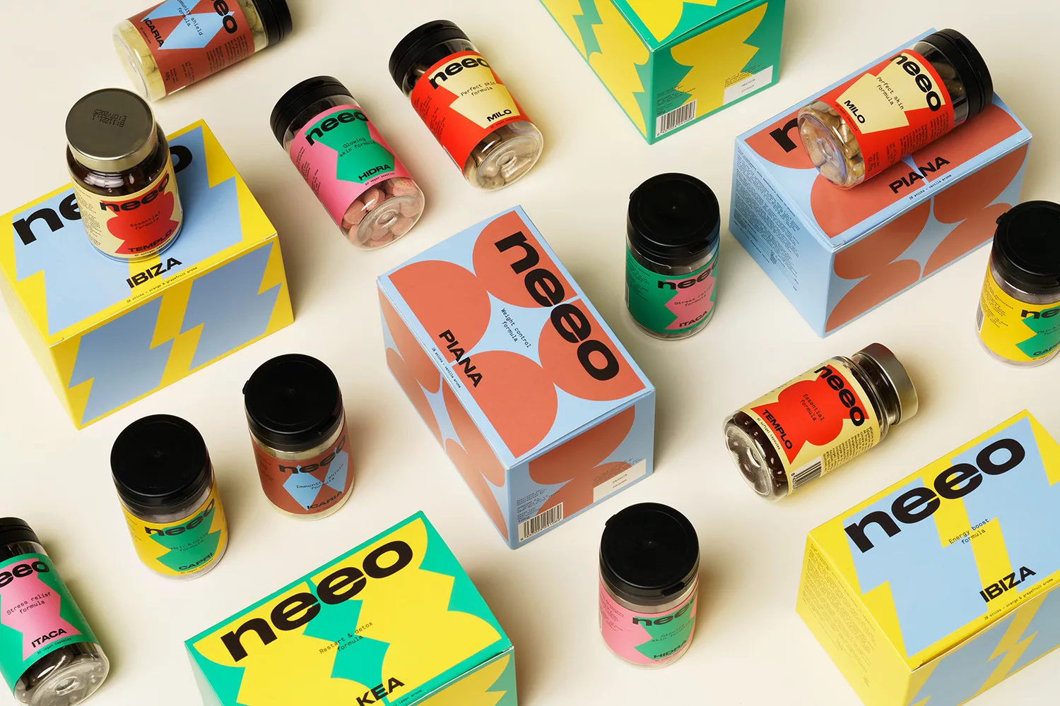 Packaging Brighter Everyday di Neeo creato da Hey Studio